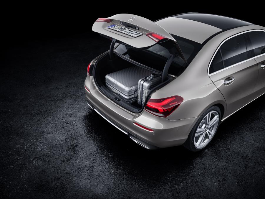 Багажник Mercedes-Benz A-Class Sedan (V177) 2018 года  (WW) (фото 7 из 19)